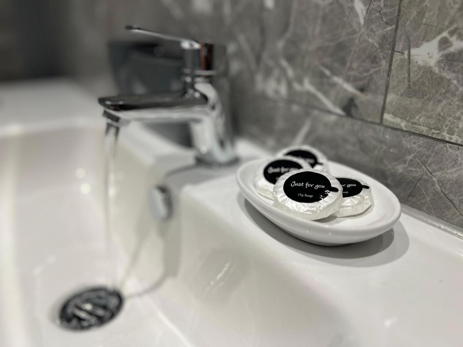 Whiskawaystays - Foregate Street - Apartment 3 Устър Екстериор снимка